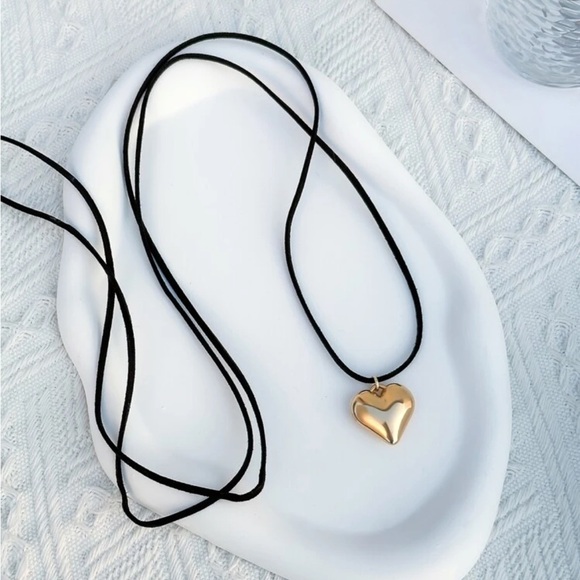 Gold Heart Pendant Black Choker Necklace R134 - Picture 2 of 2